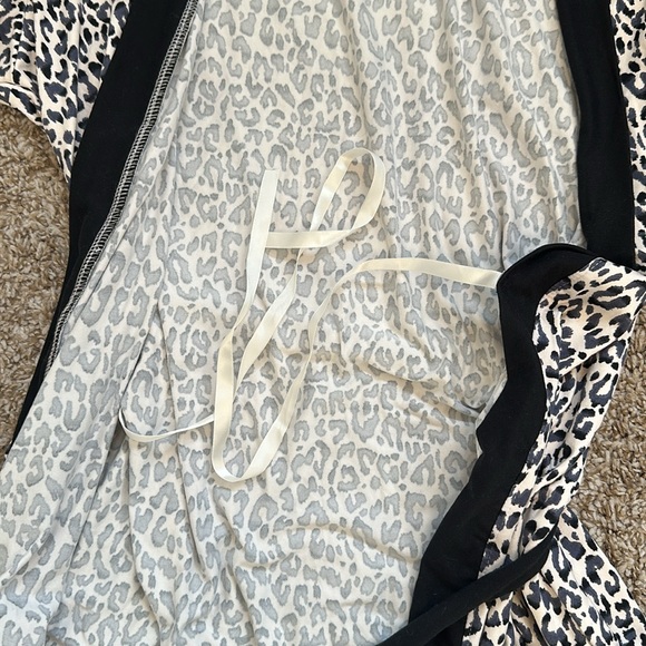 Leopard Print Robe - Picture 3 of 3